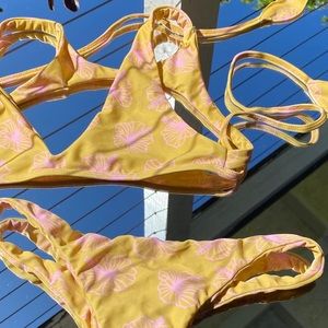 benoa swim set in honey hibiscus